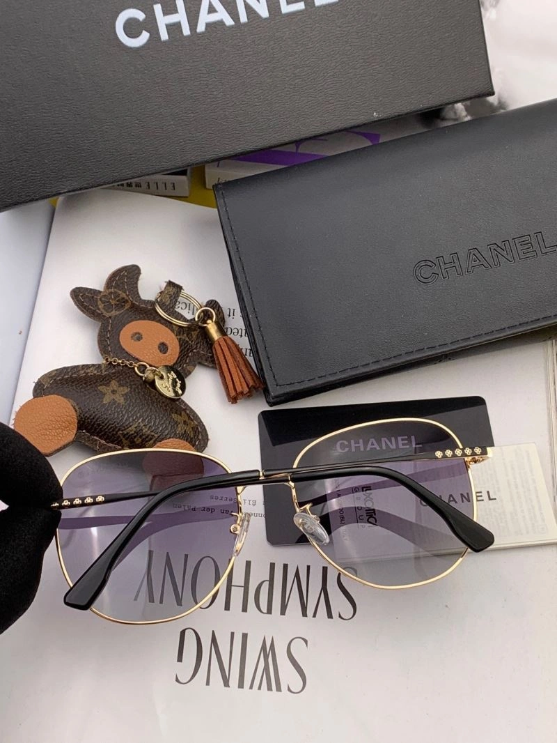 Practical Chanel Sunglasses 278346