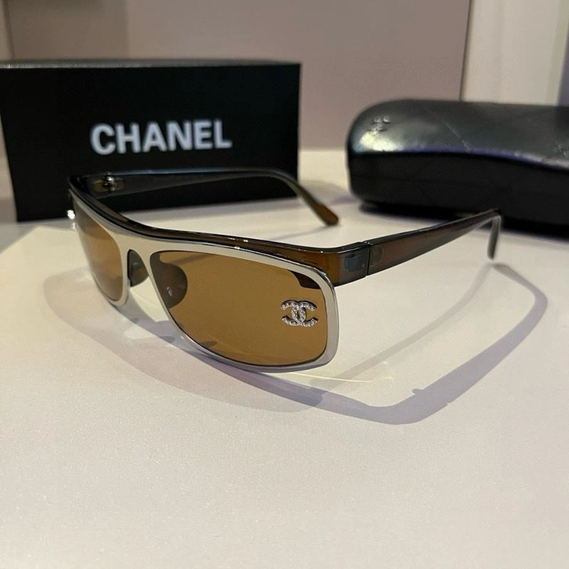 EyeCatching Chanel Sunglasses 278298