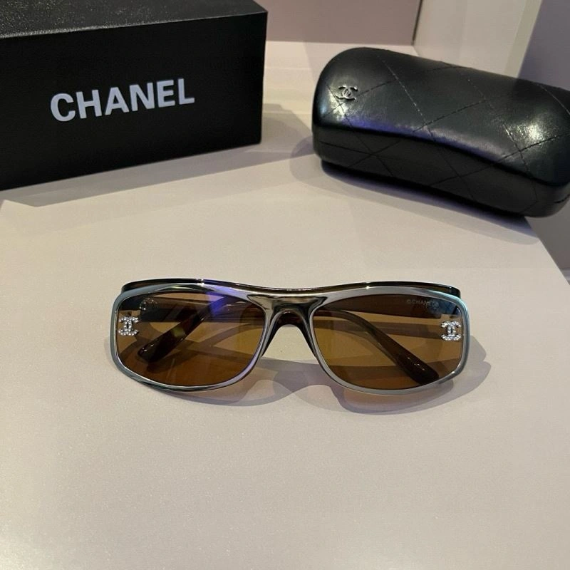 EyeCatching Chanel Sunglasses 278298