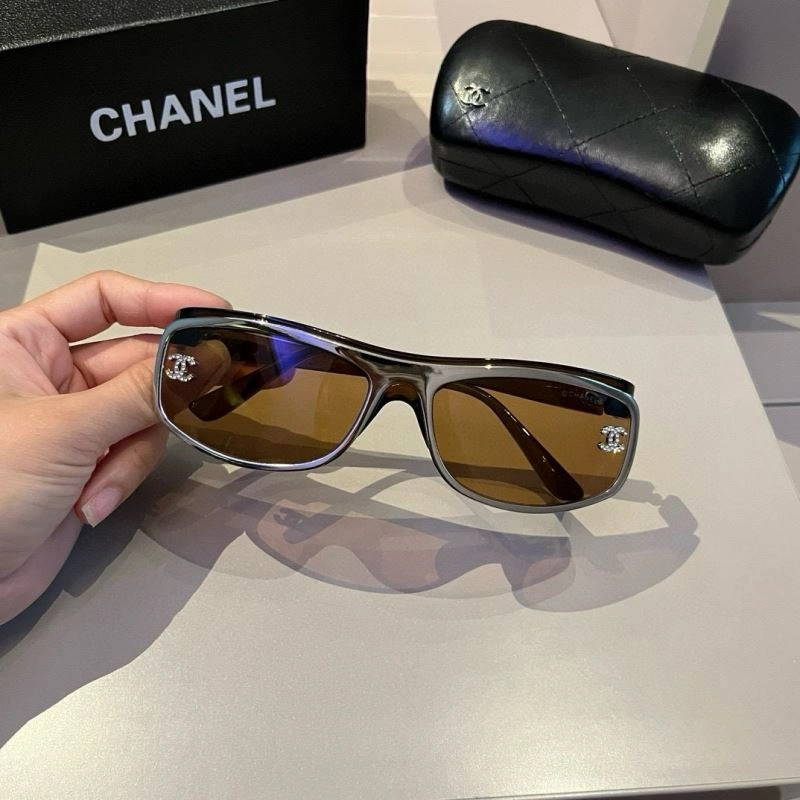 EyeCatching Chanel Sunglasses 278298