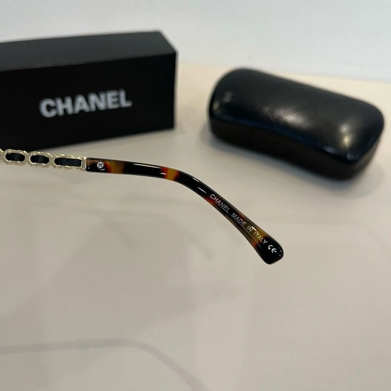 Chanel Sunglasses ModernLook 278300
