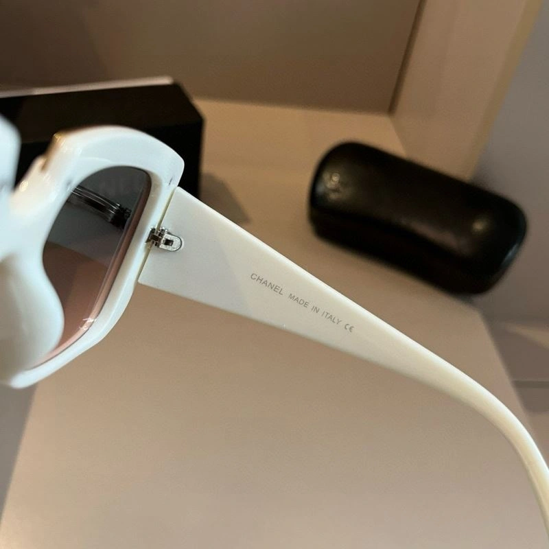 Chanel Sunglasses Lightweight 278270