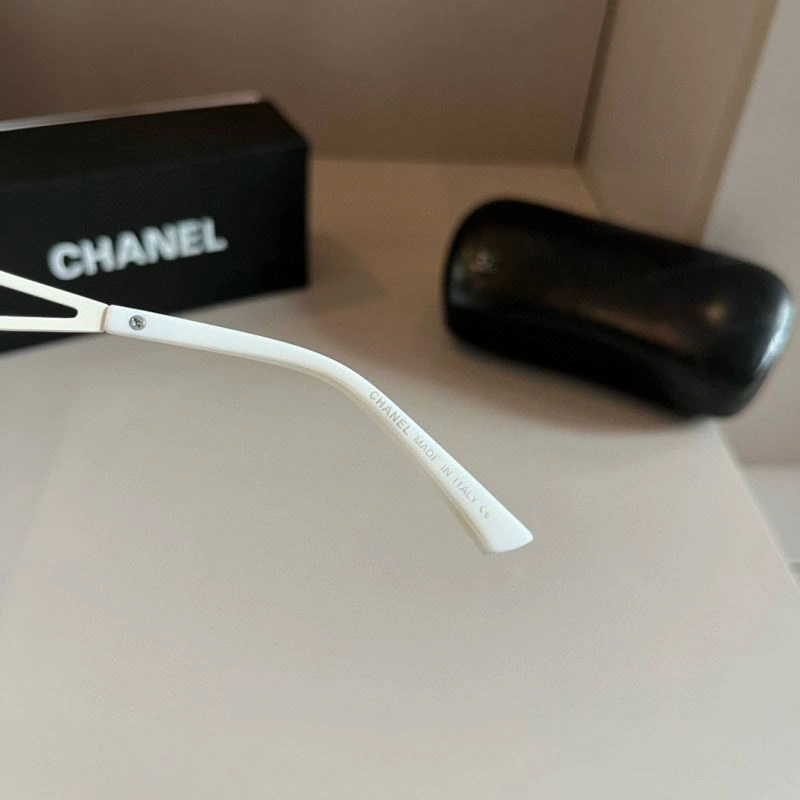 Stretchable Chanel Sunglasses 278250