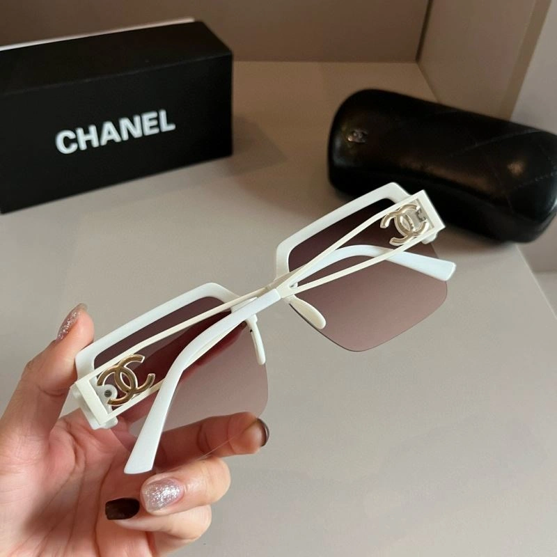 Stretchable Chanel Sunglasses 278250
