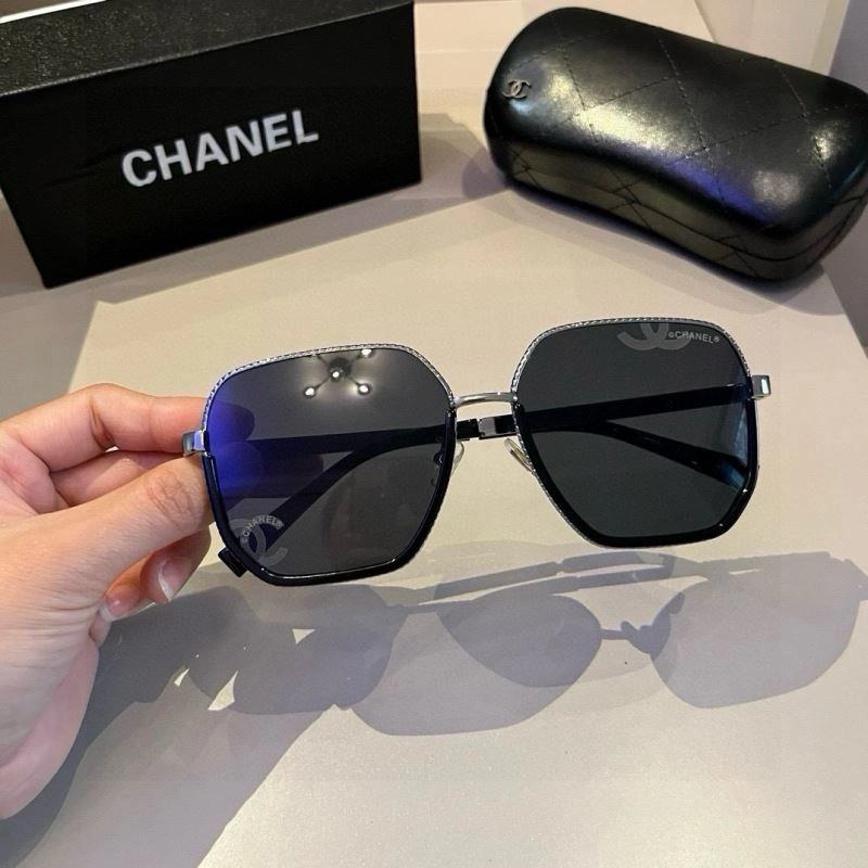 Snug Chanel Sunglasses 278211
