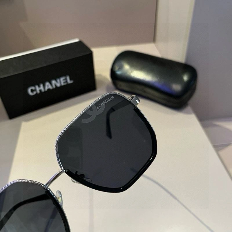 Snug Chanel Sunglasses 278211