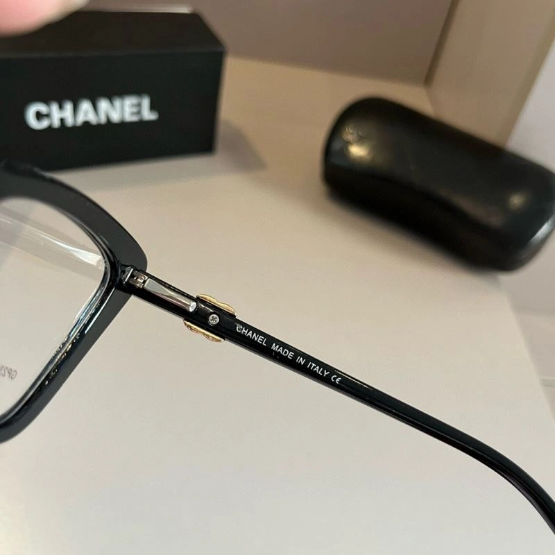 Bold Chanel Sunglasses 278241