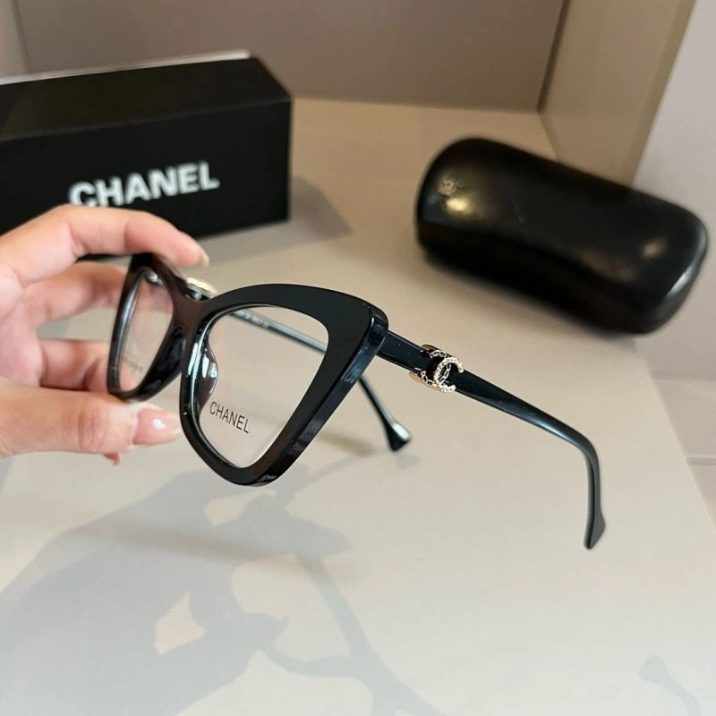 Bold Chanel Sunglasses 278241