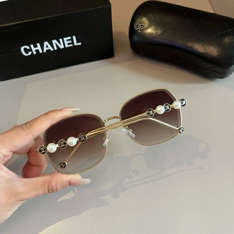 Trendsetting Chanel Sunglasses 278214