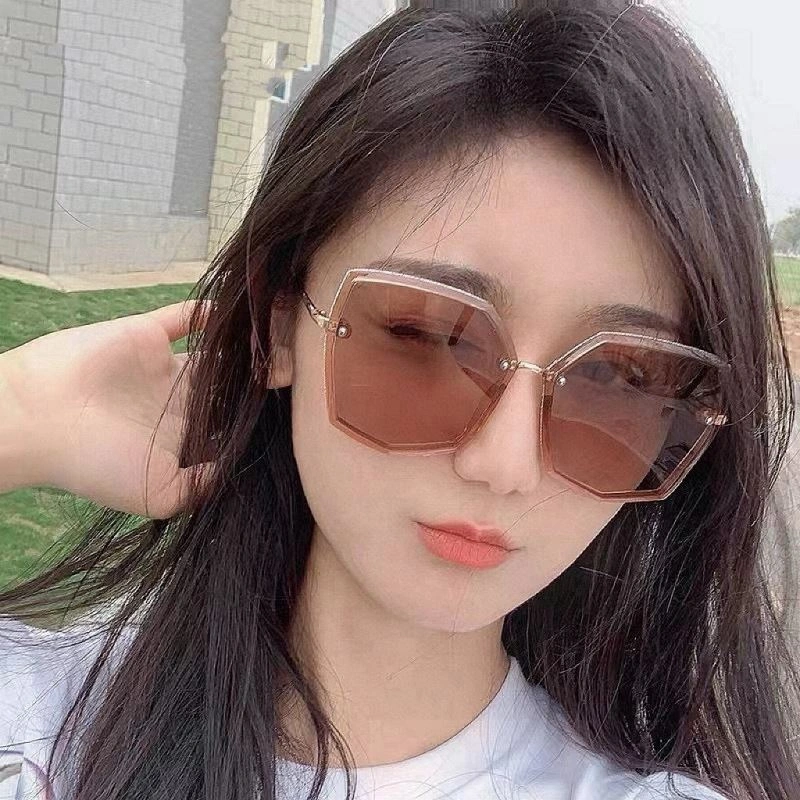 Soft Chanel Sunglasses 278171