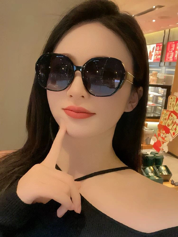 Chanel Sunglasses Bold 278183