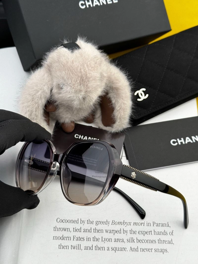 Chanel Sunglasses Bold 278183