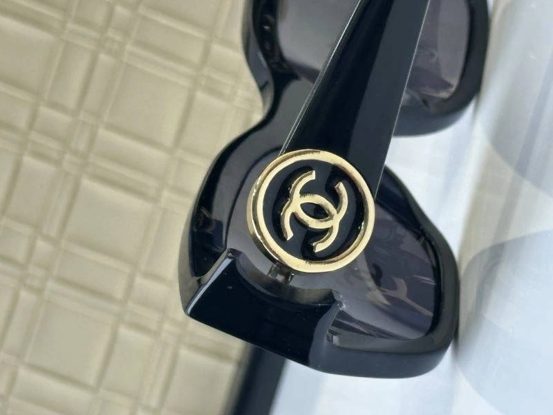 Unisex Chanel Sunglasses 278602