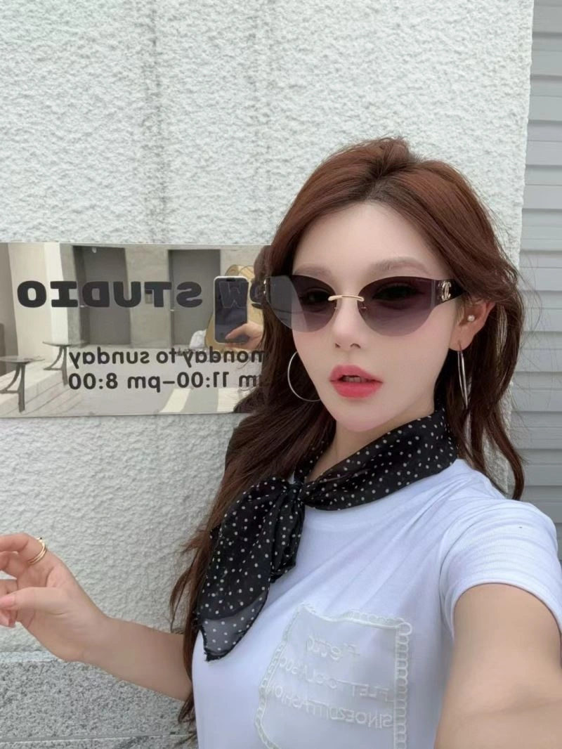WellDesigned Chanel Sunglasses 278516
