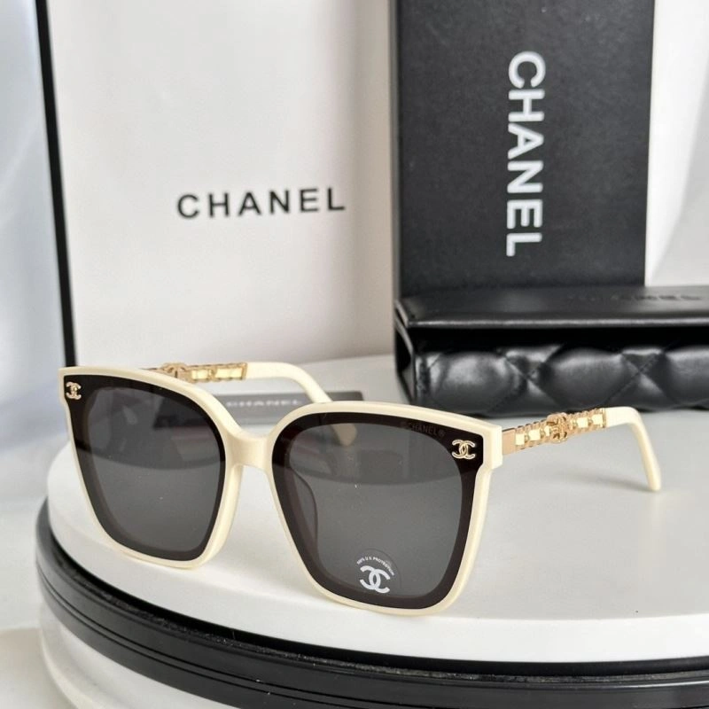Chanel Sunglasses Versatile 278481