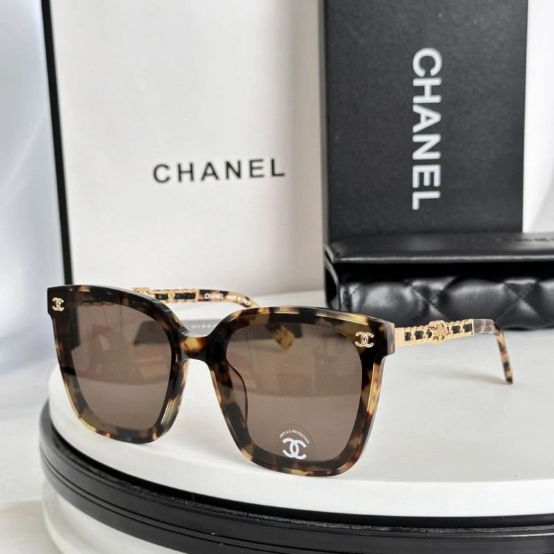 Chanel Sunglasses Versatile 278481