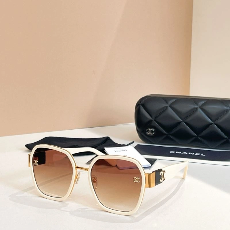 Breathable Chanel Sunglasses 278459