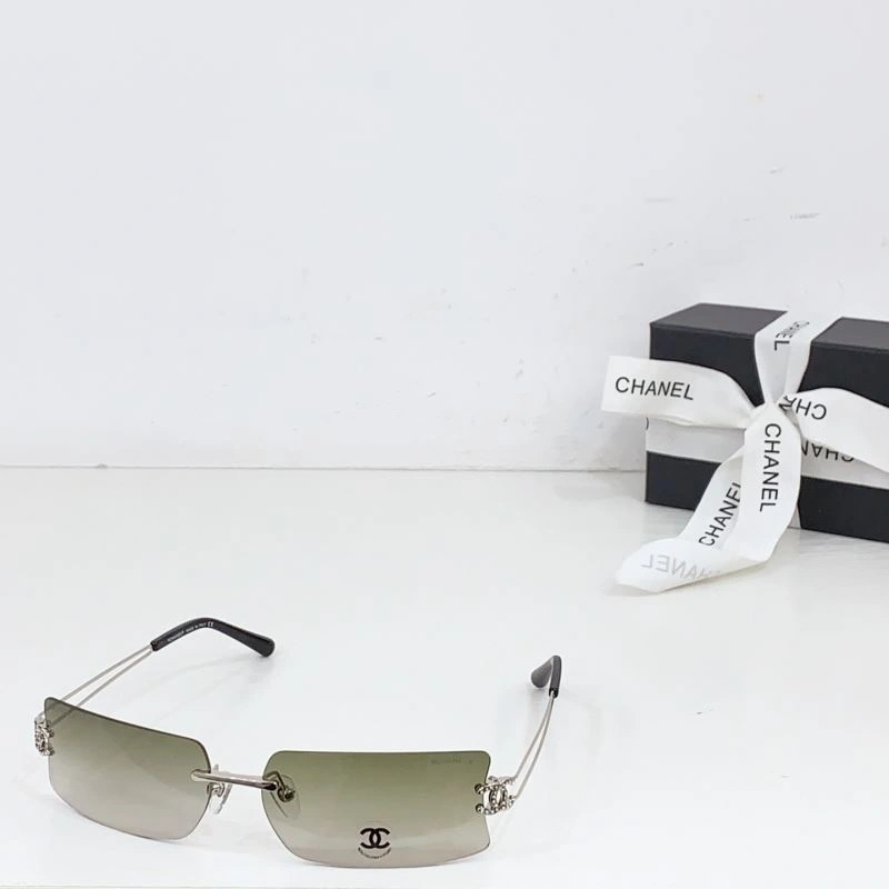 Chanel Sunglasses Bold 278453