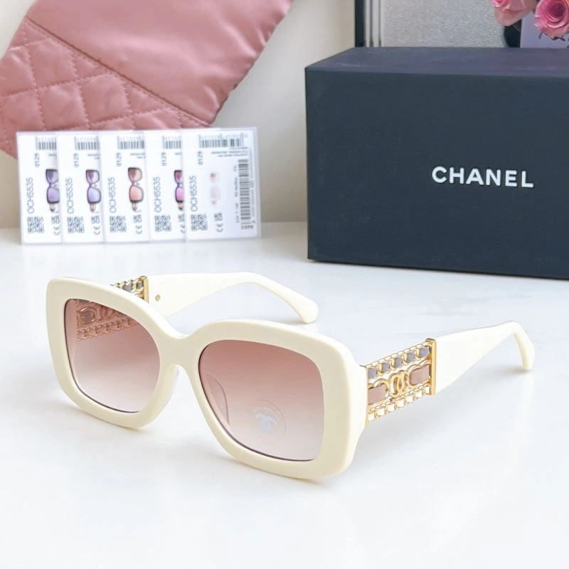 Lightweight Chanel Sunglasses 278451