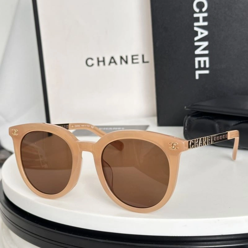 Lightweight Chanel Sunglasses 278448