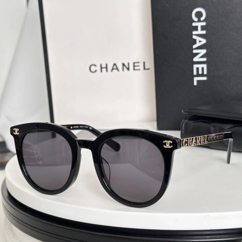 Lightweight Chanel Sunglasses 278448