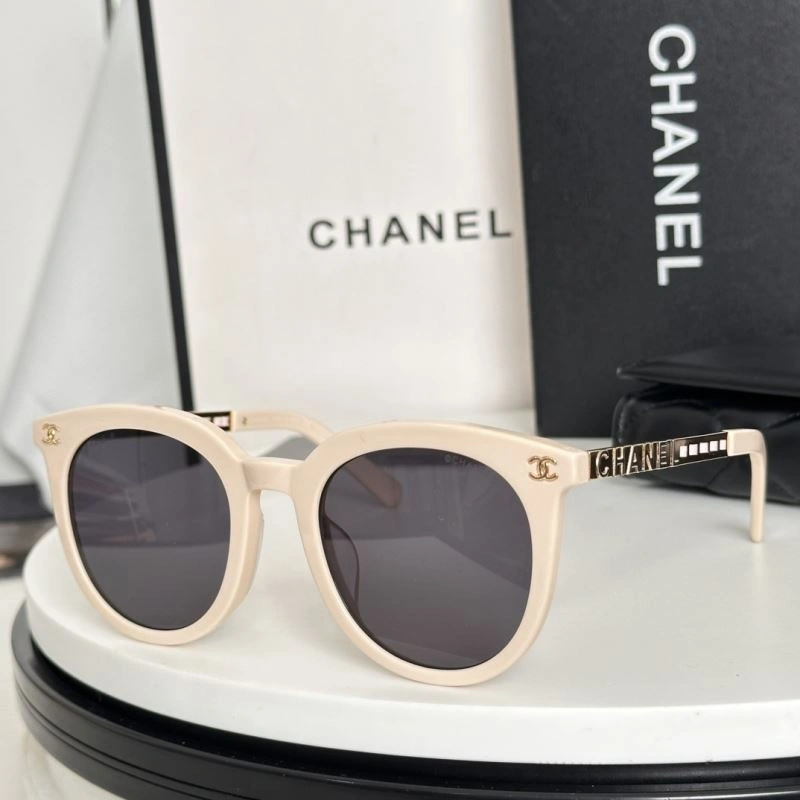Lightweight Chanel Sunglasses 278448