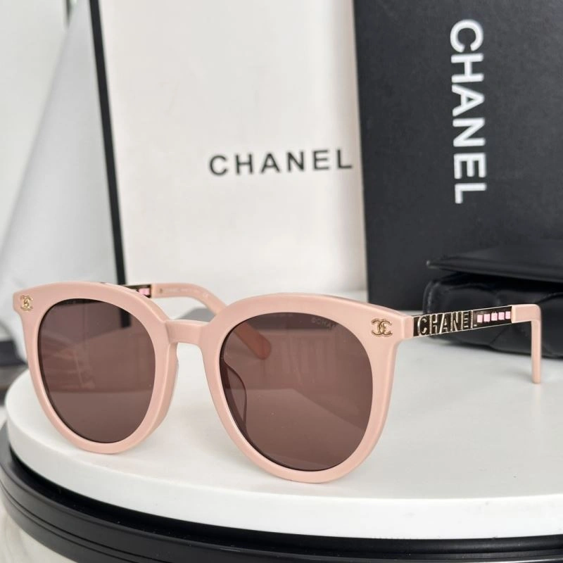 Lightweight Chanel Sunglasses 278448