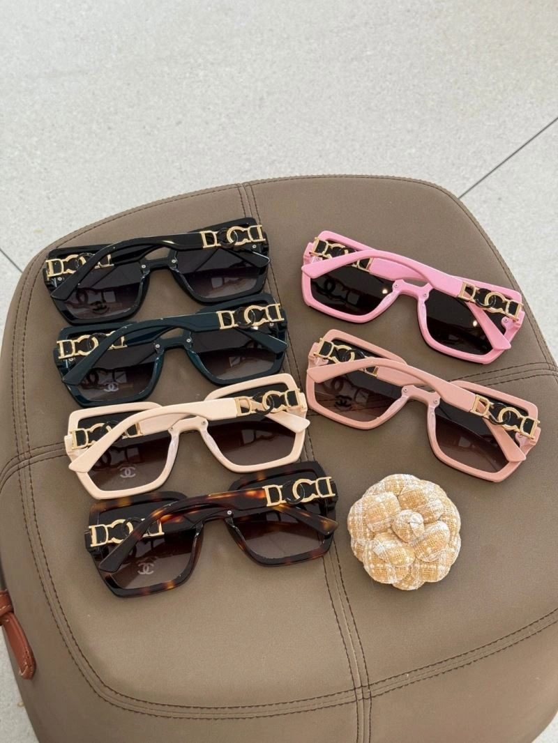 Lightweight Chanel Sunglasses 278422