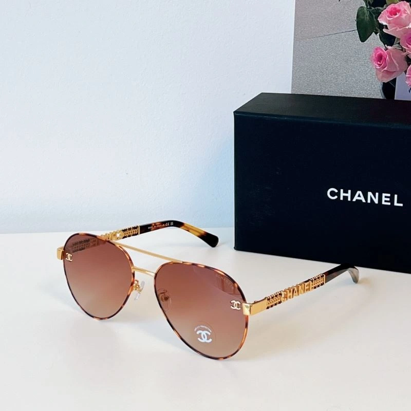 Chanel Sunglasses EasyMatch 278404