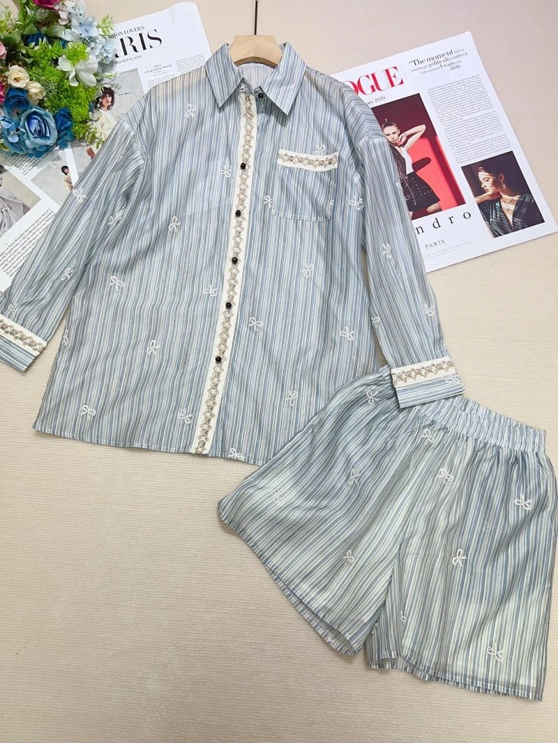 Minimalist Chanel Sunscreen Jacket 108747