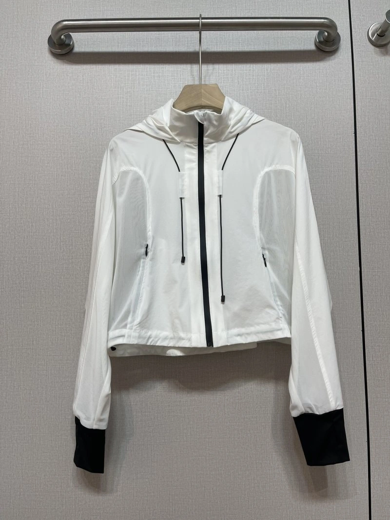 Chanel Sunscreen Jacket Unique 108748