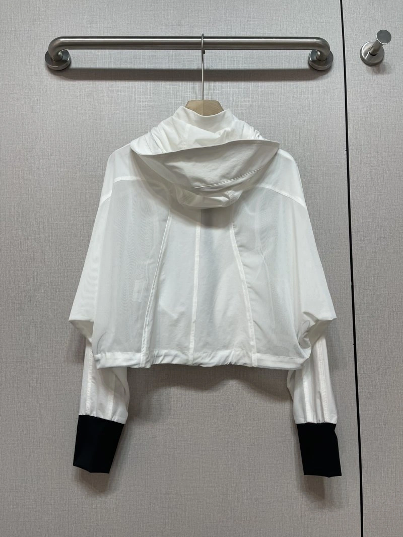 Chanel Sunscreen Jacket Unique 108748