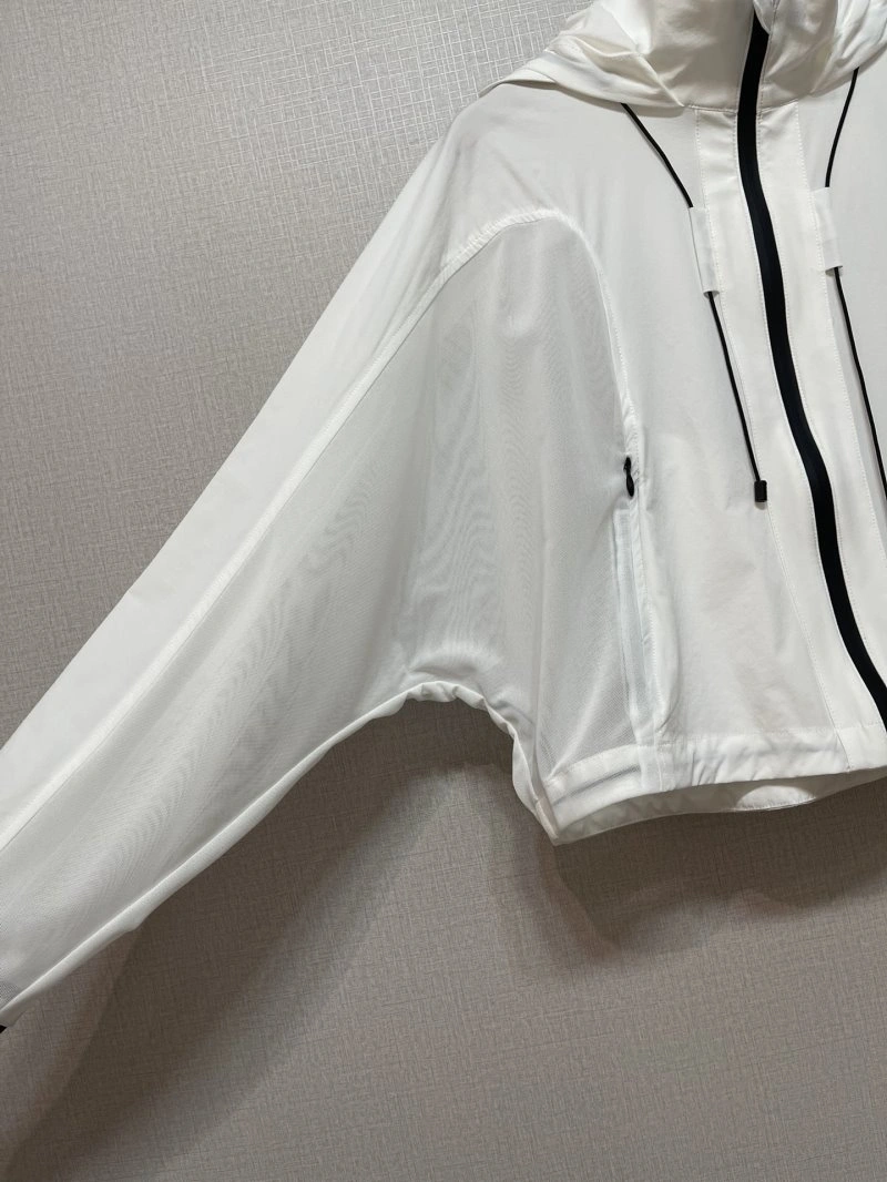 Chanel Sunscreen Jacket Unique 108748