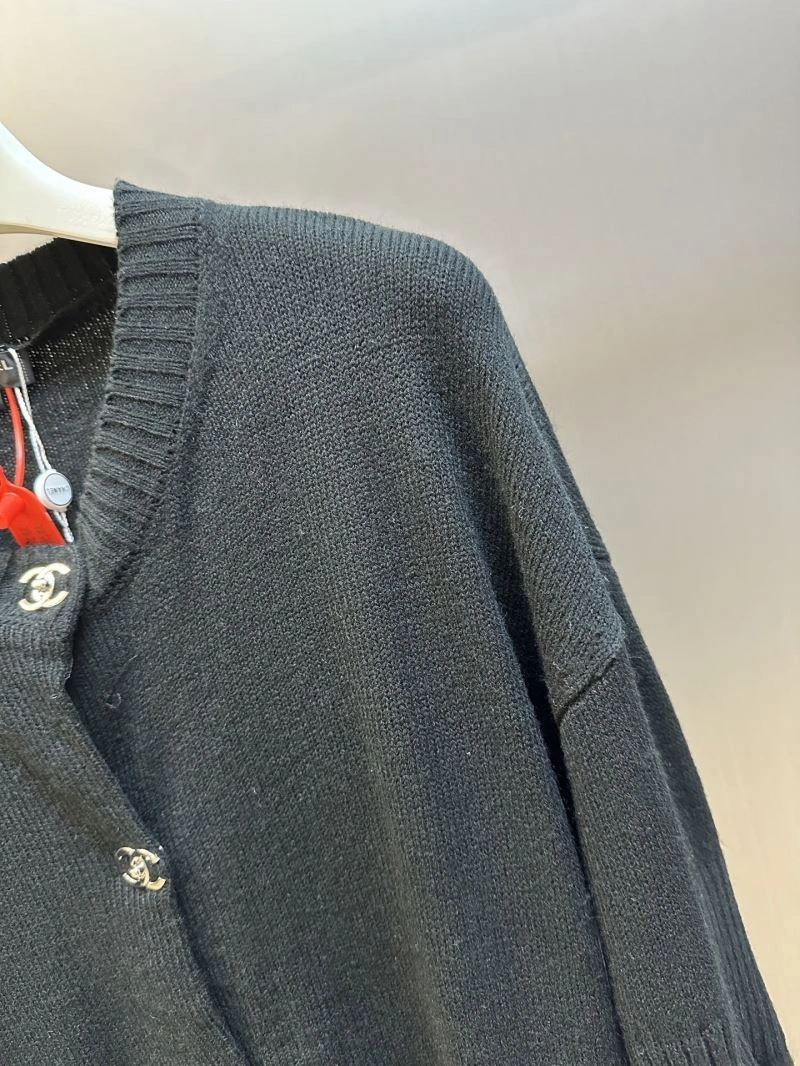Breathable Chanel Sweaters 111397