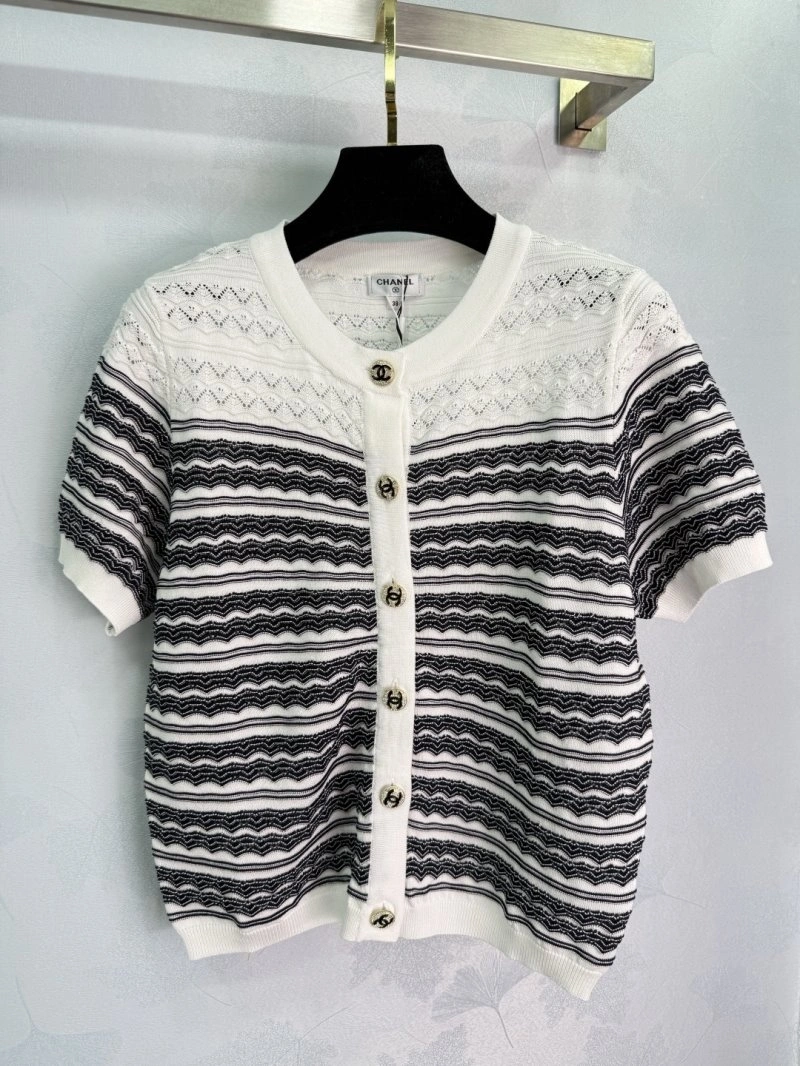 Chanel Sweaters Snug 110394