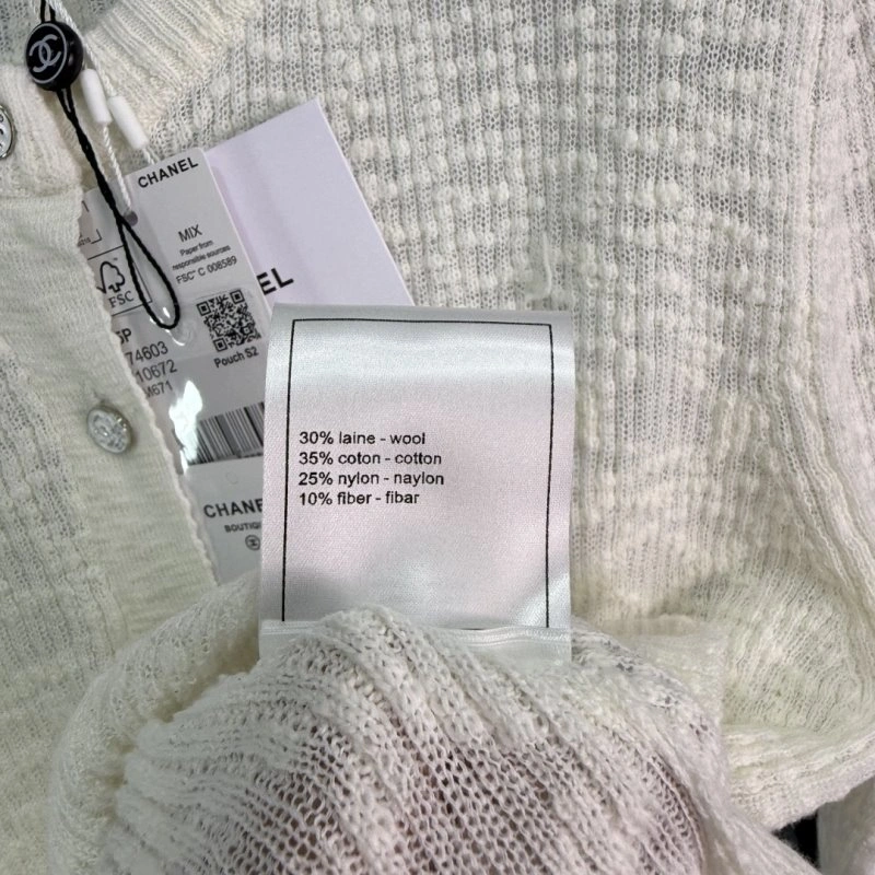 Classic Chanel Sweaters 110379