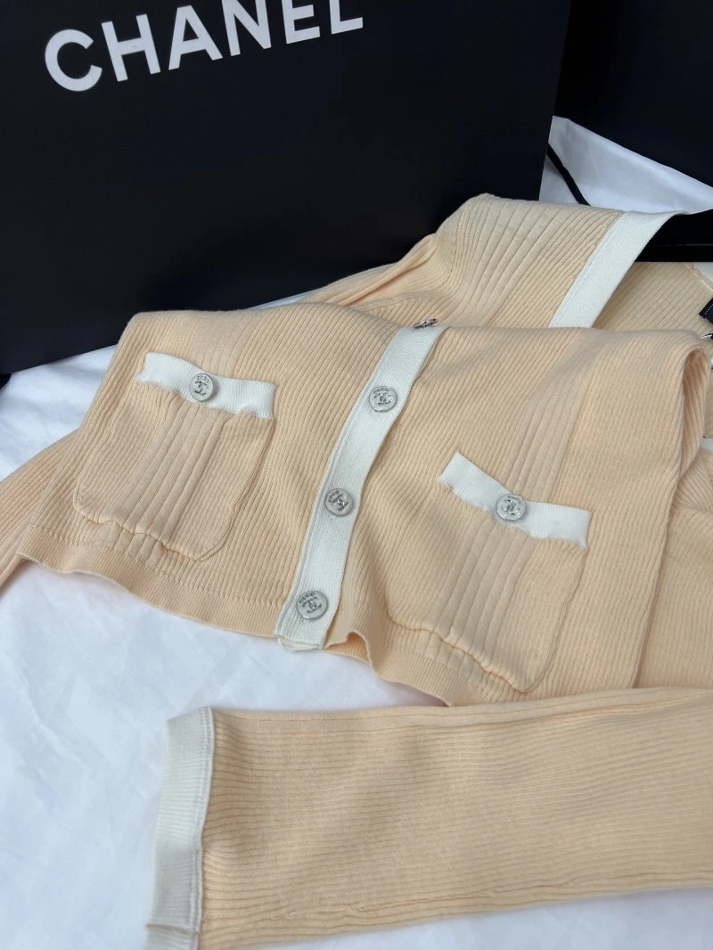 TechFriendly Chanel Sweaters 110380