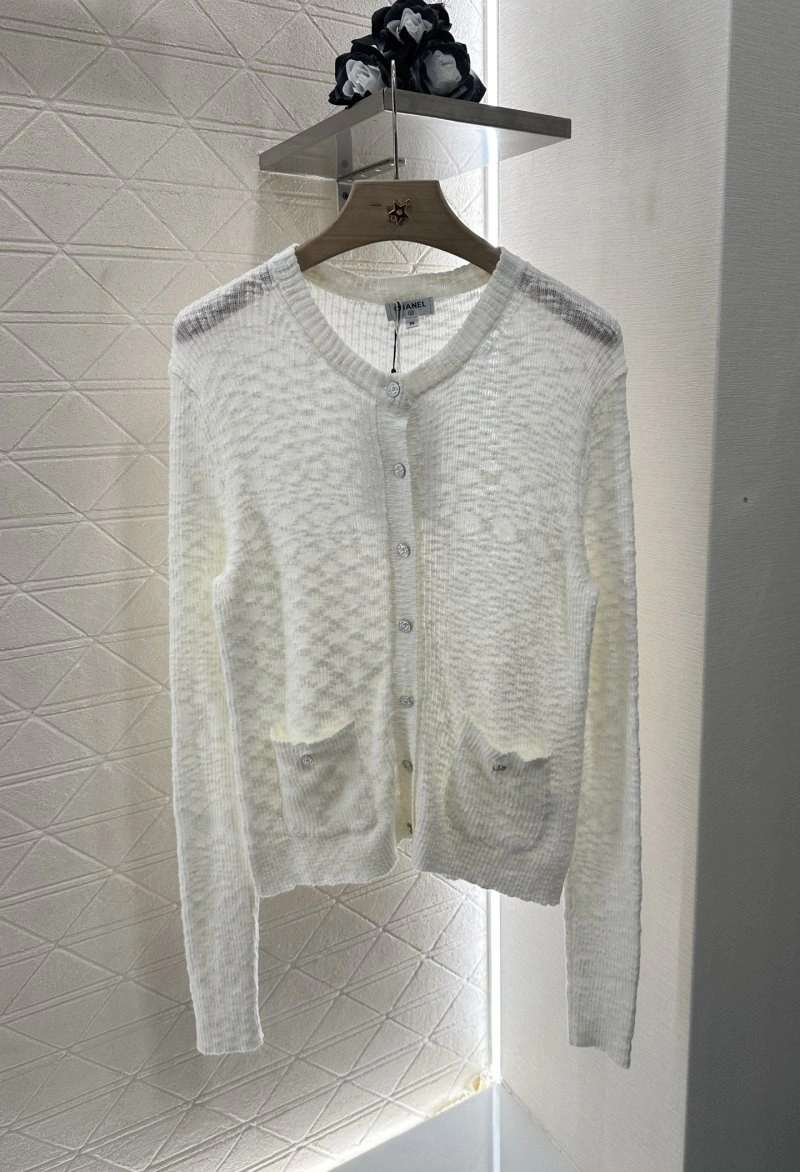 Effortless Chanel Sweaters 110367
