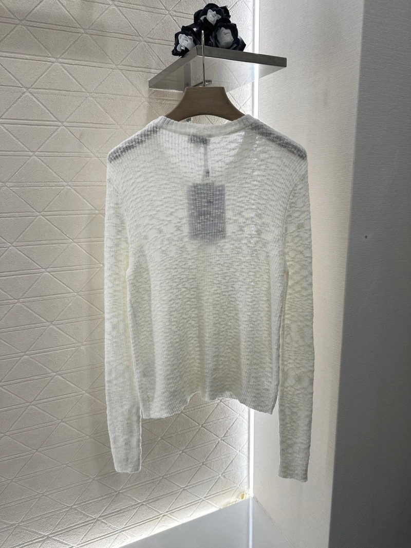 Effortless Chanel Sweaters 110367