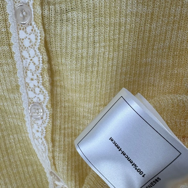 Chic Chanel Sweaters 108048