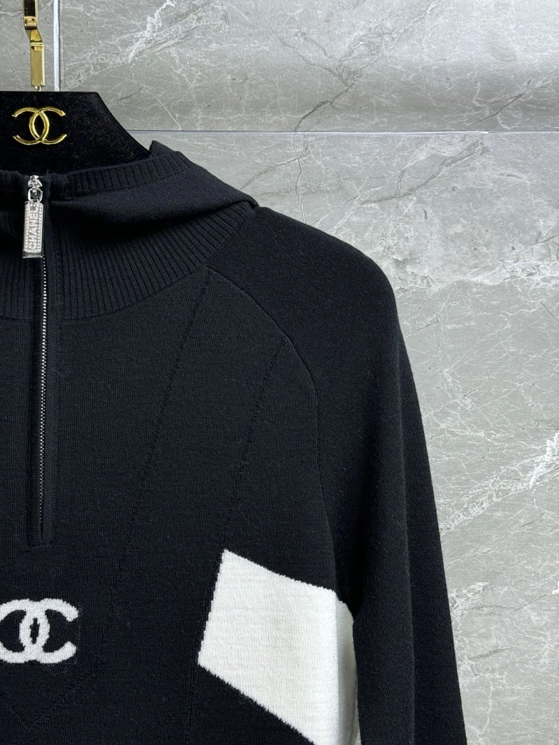 Minimalist Chanel Sweaters 108042