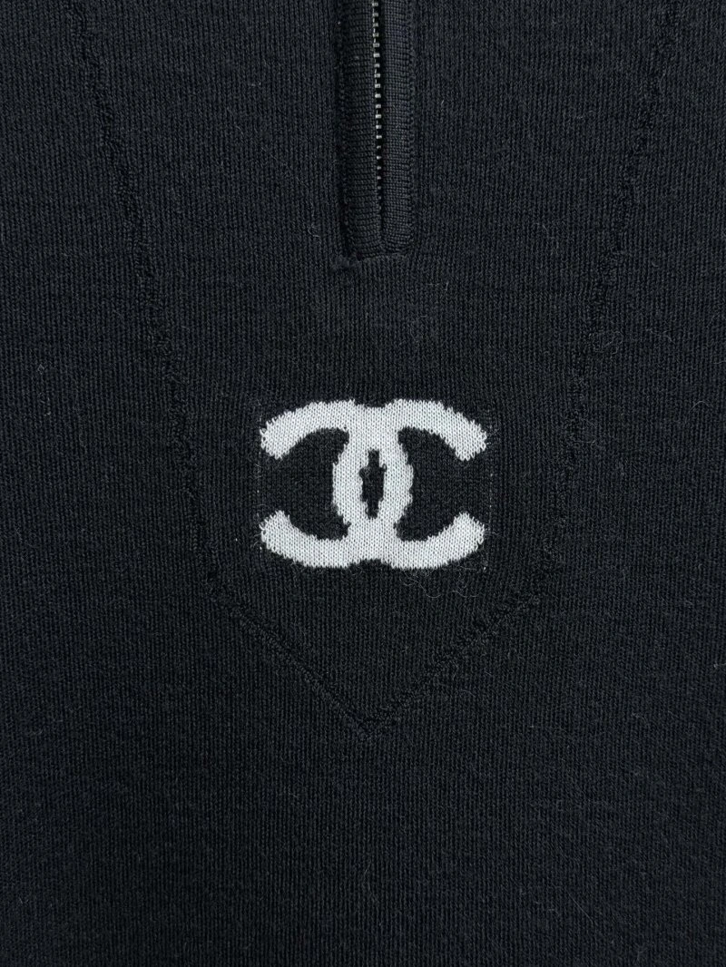 Minimalist Chanel Sweaters 108042