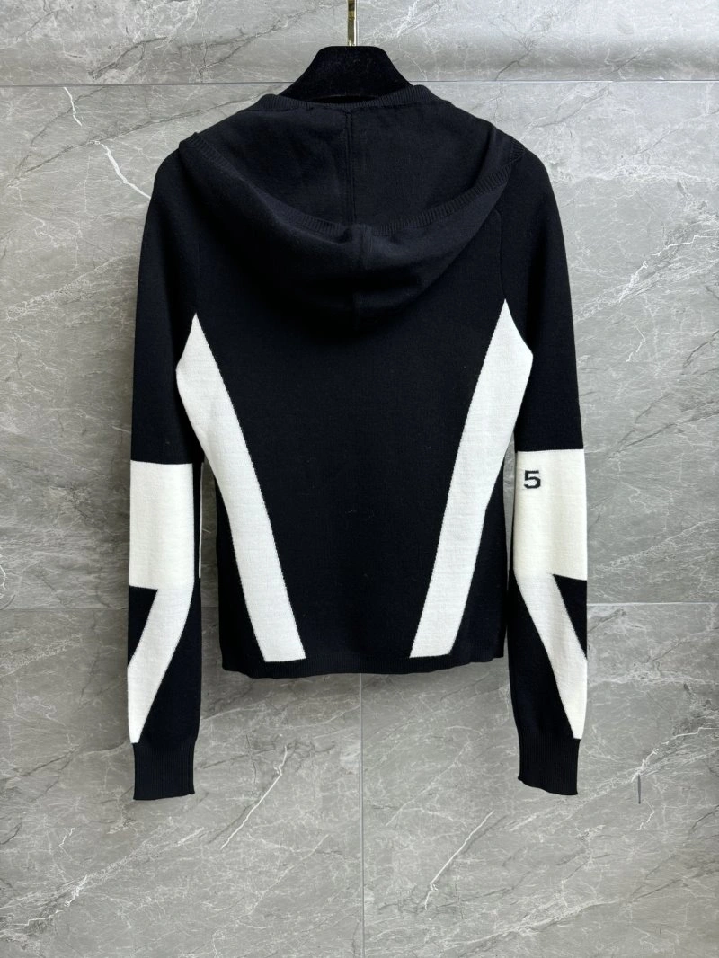 Minimalist Chanel Sweaters 108042