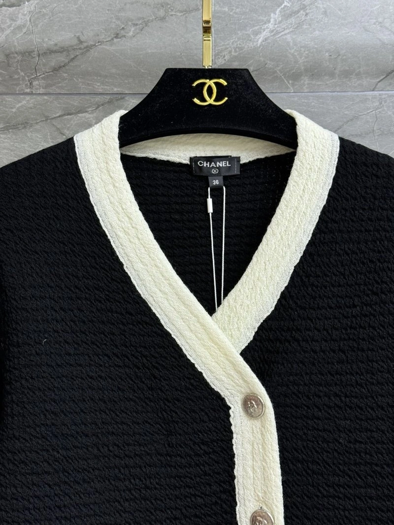 Stretchable Chanel Sweaters 108030
