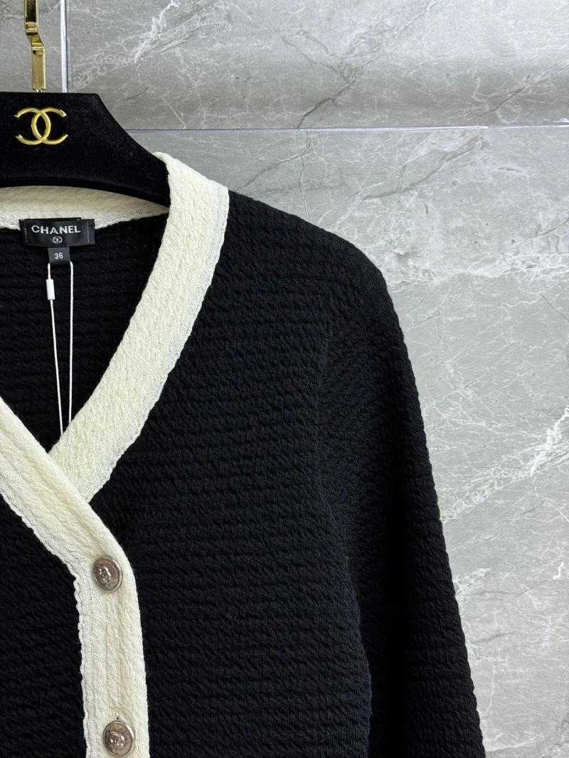 Stretchable Chanel Sweaters 108030