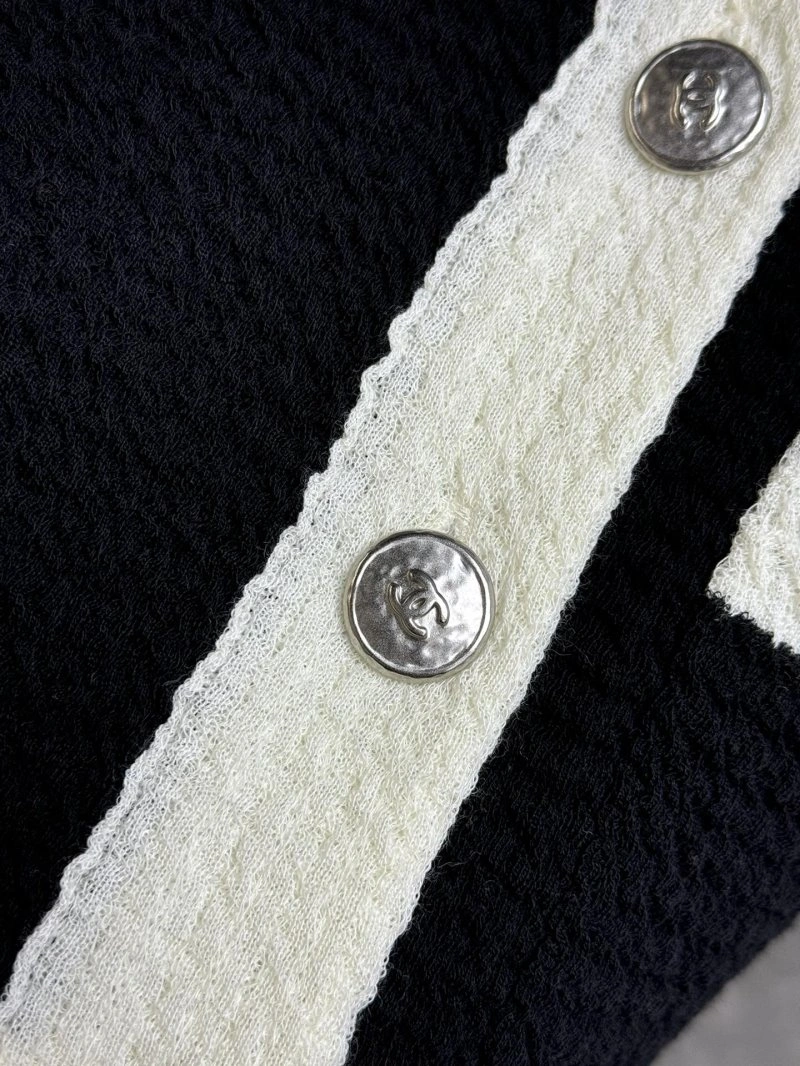 Stretchable Chanel Sweaters 108030