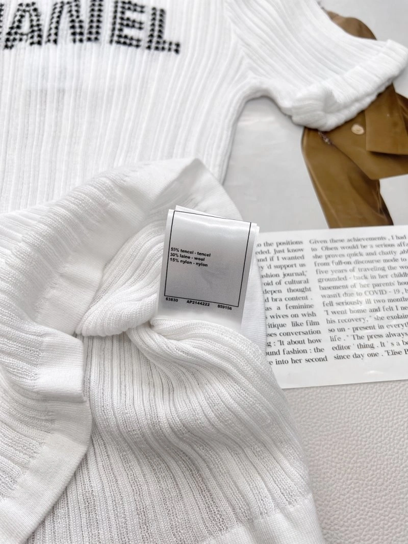 Classic Chanel Sweaters 109705