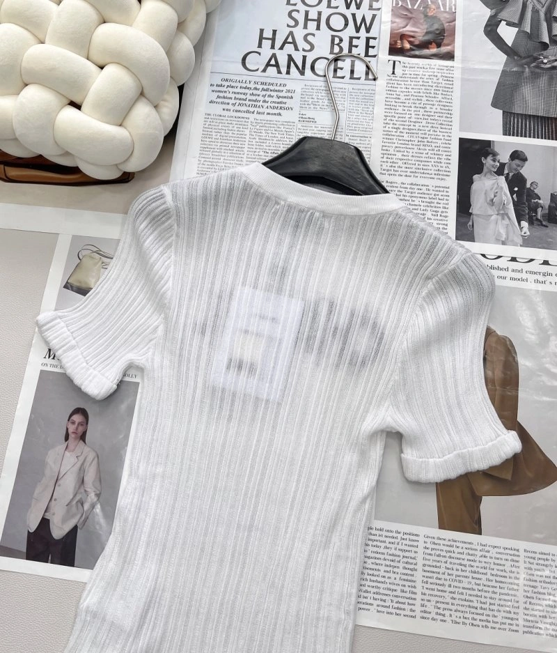 Classic Chanel Sweaters 109705