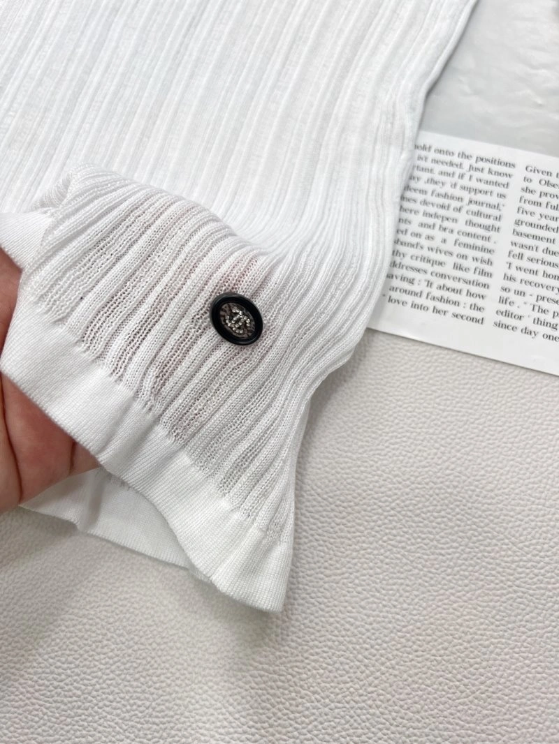 Classic Chanel Sweaters 109705