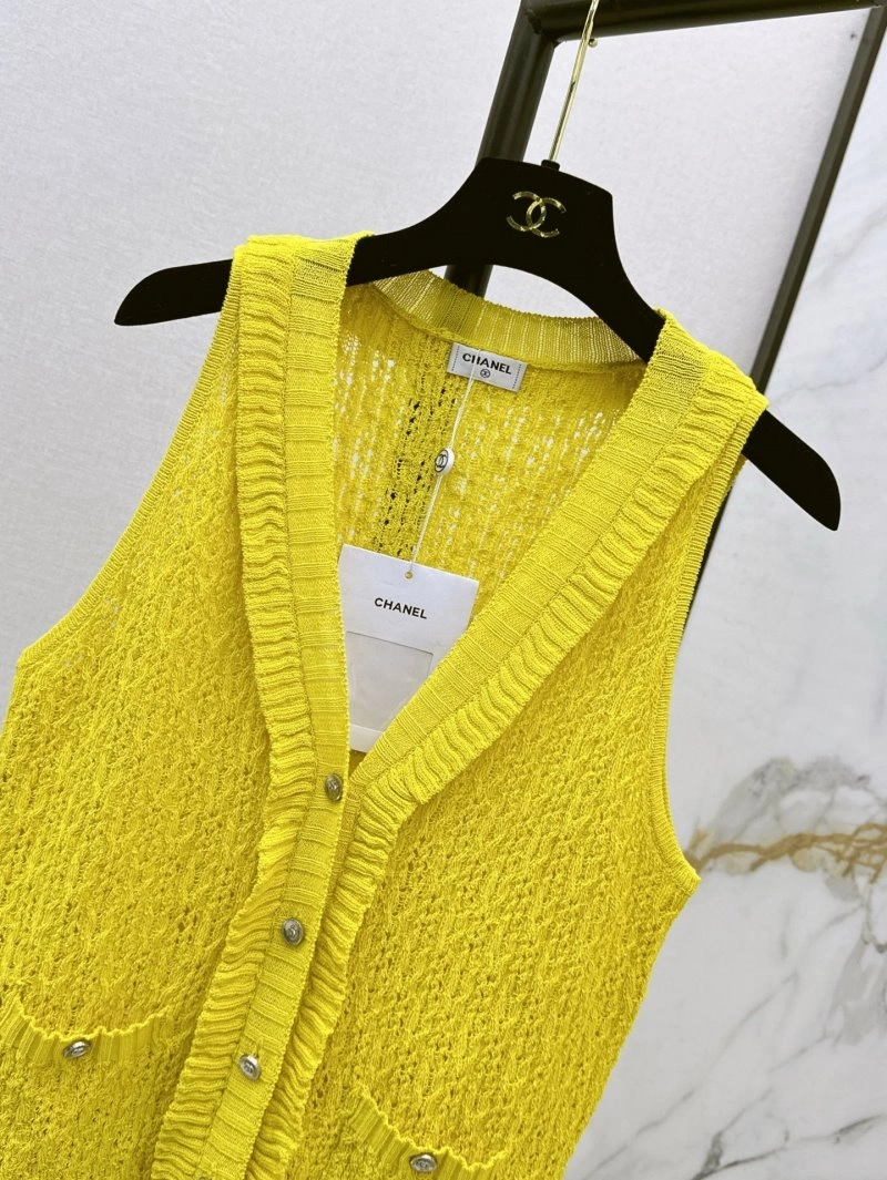 Bright Chanel Sweaters 109696